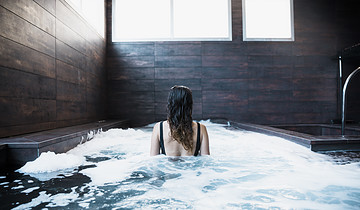 Whirlpool mit Holzofen: Eine umweltfreundliche Wahl für entspannte Stunden